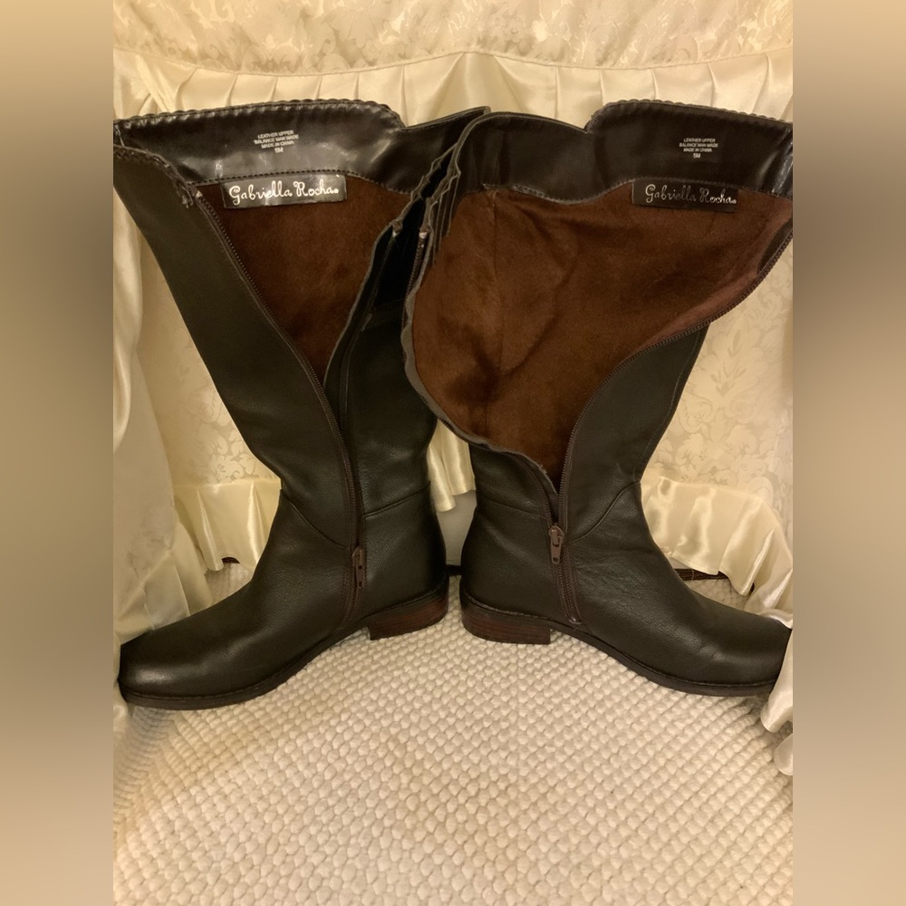 GABRIELLA ROCHA - Picture 6 of 9